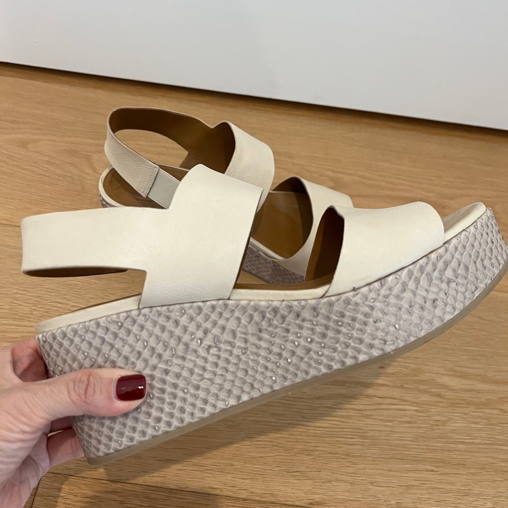 COCLICO Cream Platform Wedge Block Leather Sandals 6.5